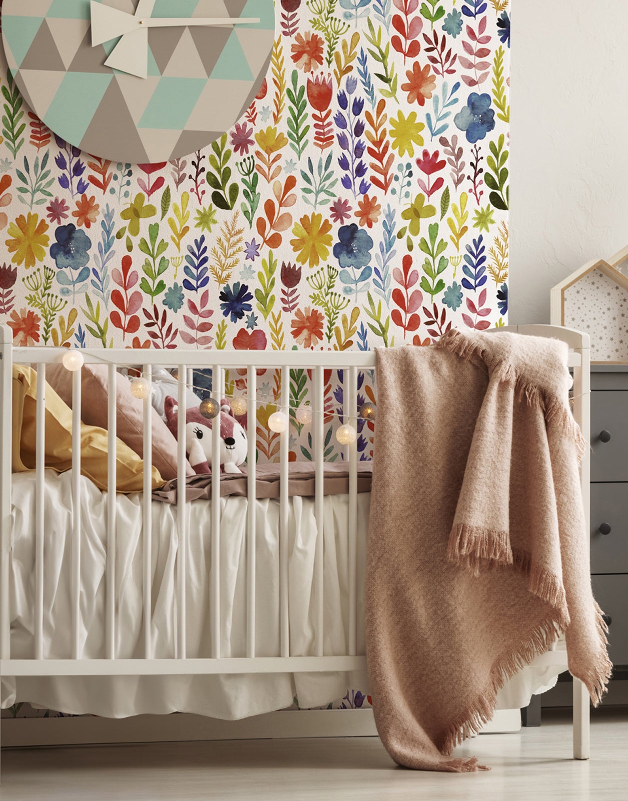 Bicolored Blooms Wallpaper